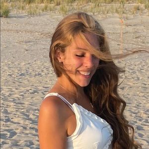 Meet your Posher, Ariana